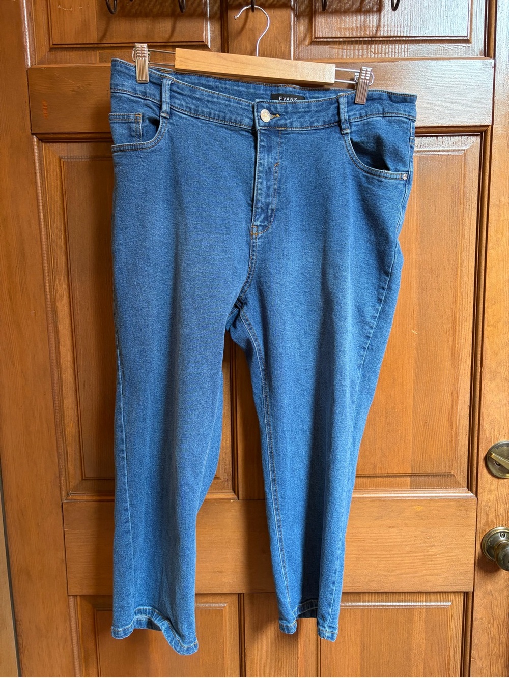 Evans Women's Straight Leg Jeans in Medium Blue Size 18